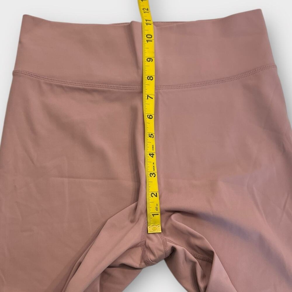 Madewell MWL Form High-Rise 7" Biker Shorts in Smoky Lilac Size Medium - Picture 8 of 8